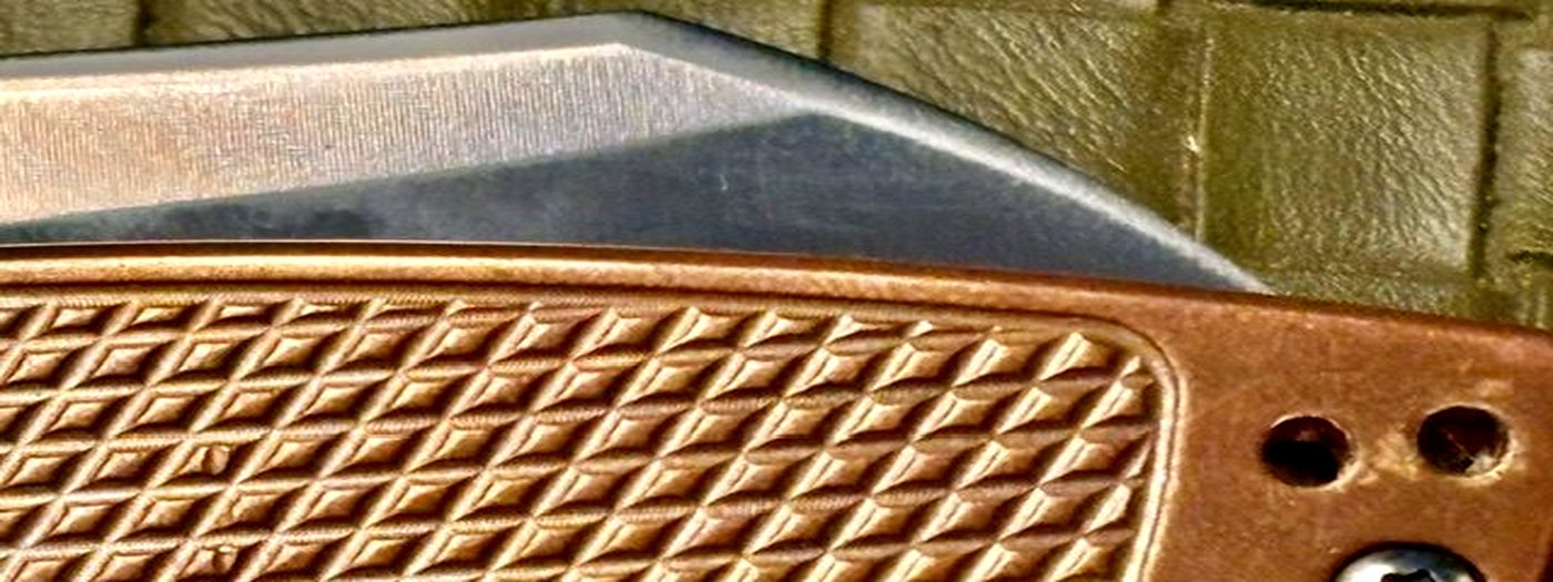 Best EDC knives for college students living off campus — first apartment gift guide